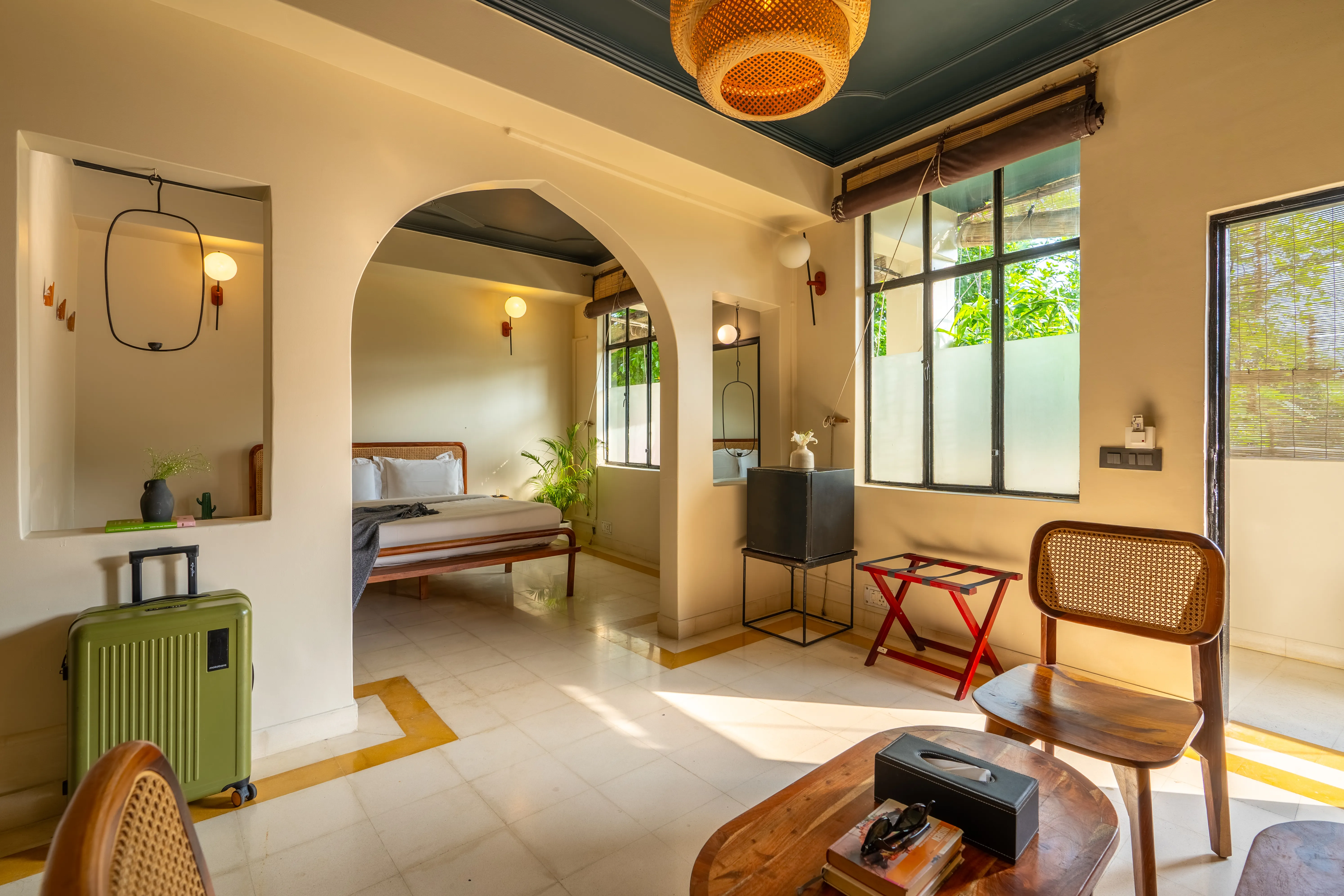 click to zoom King Room