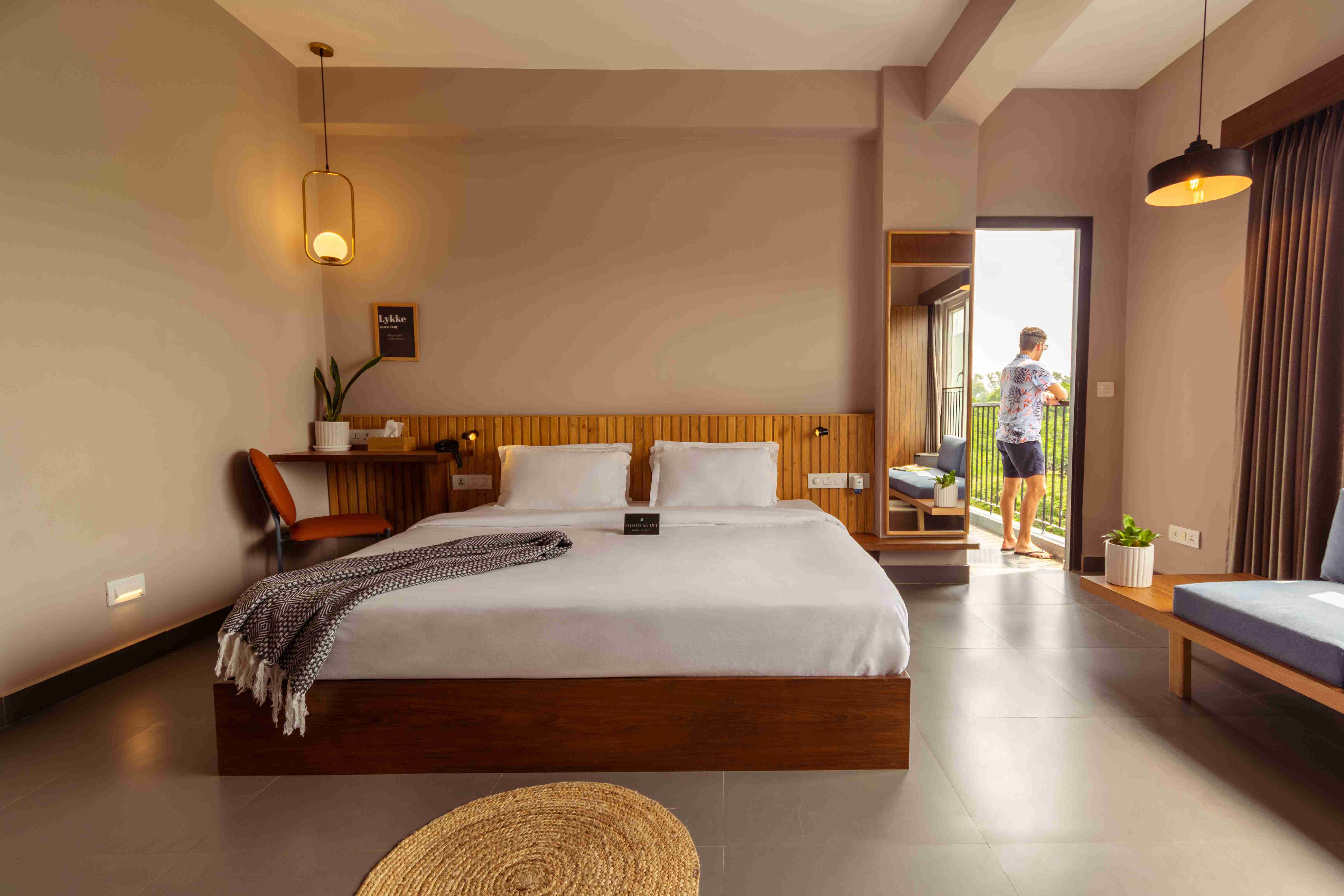 Poshtel & Suites