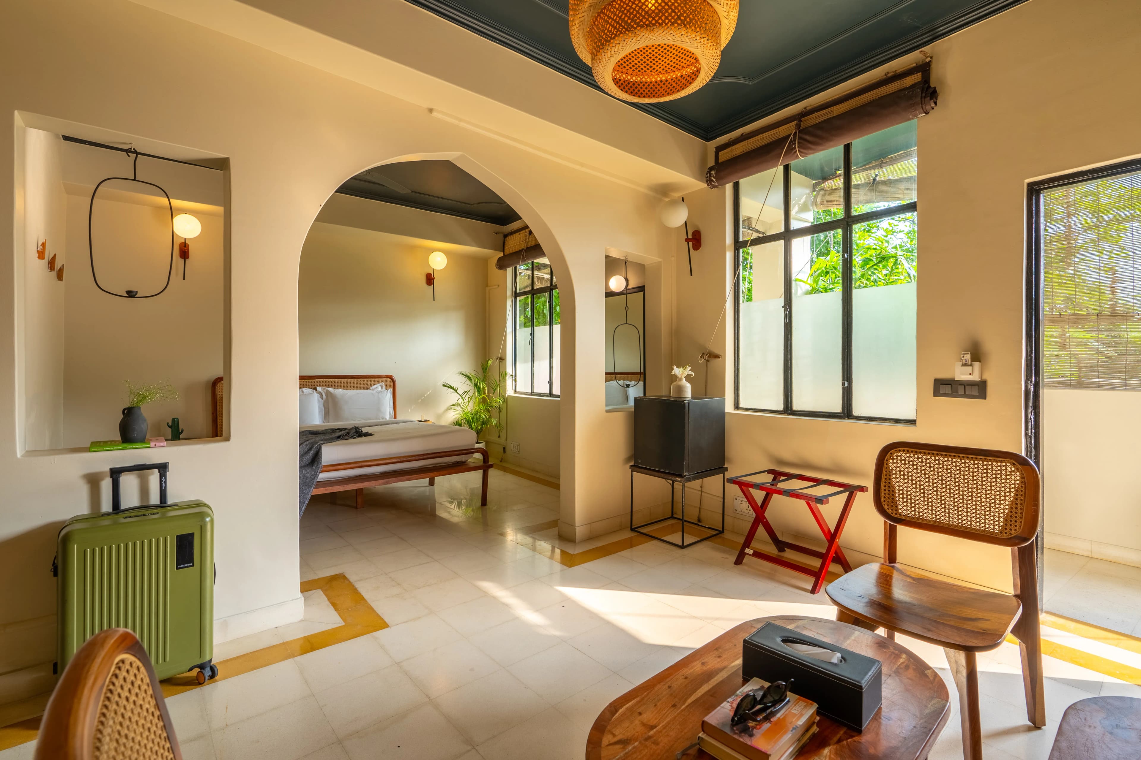 click to zoom King Room
