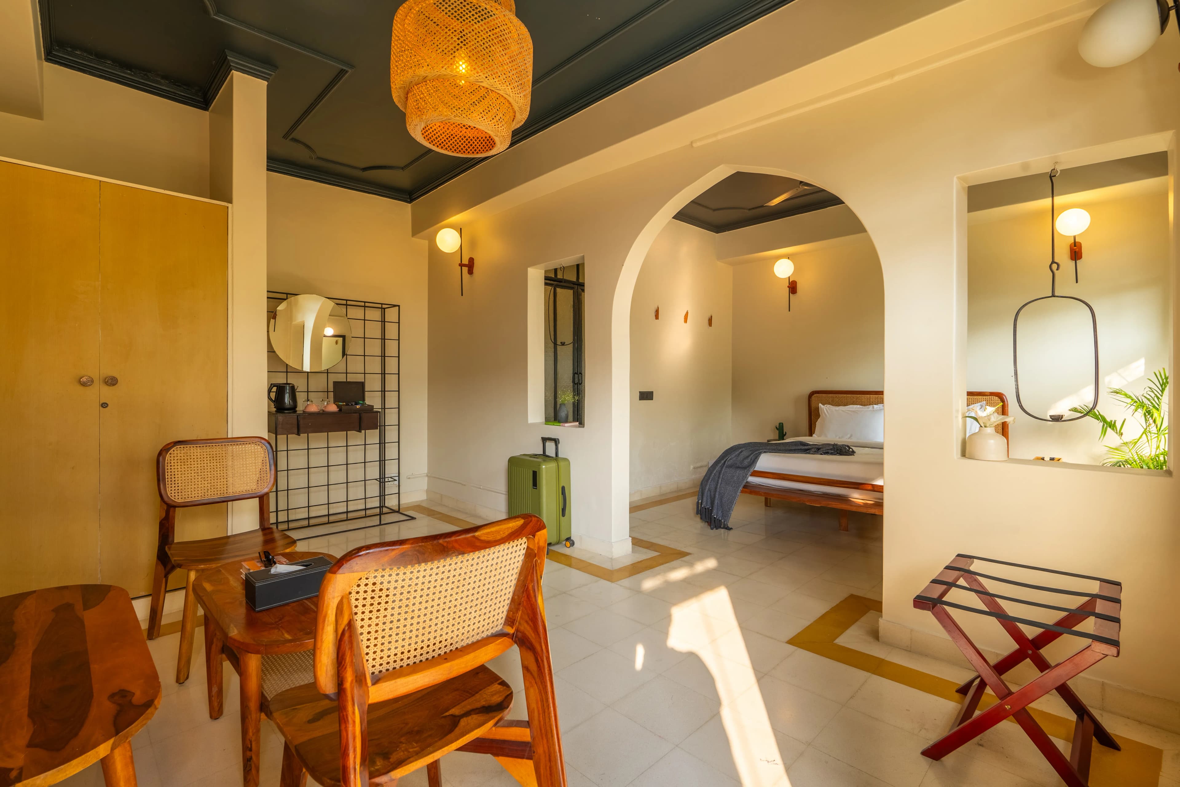 click to zoom King Room