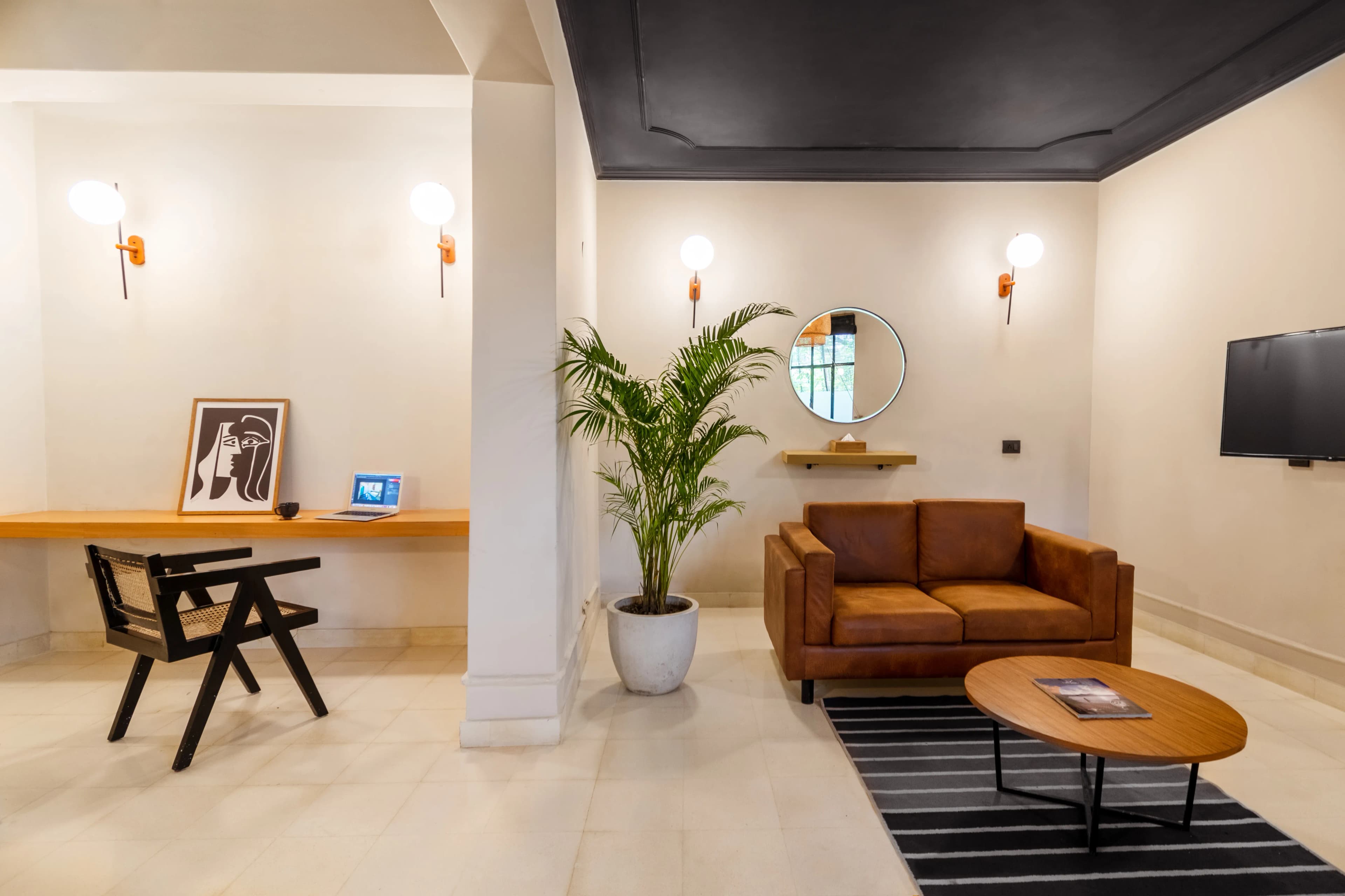 click to zoom King Suite