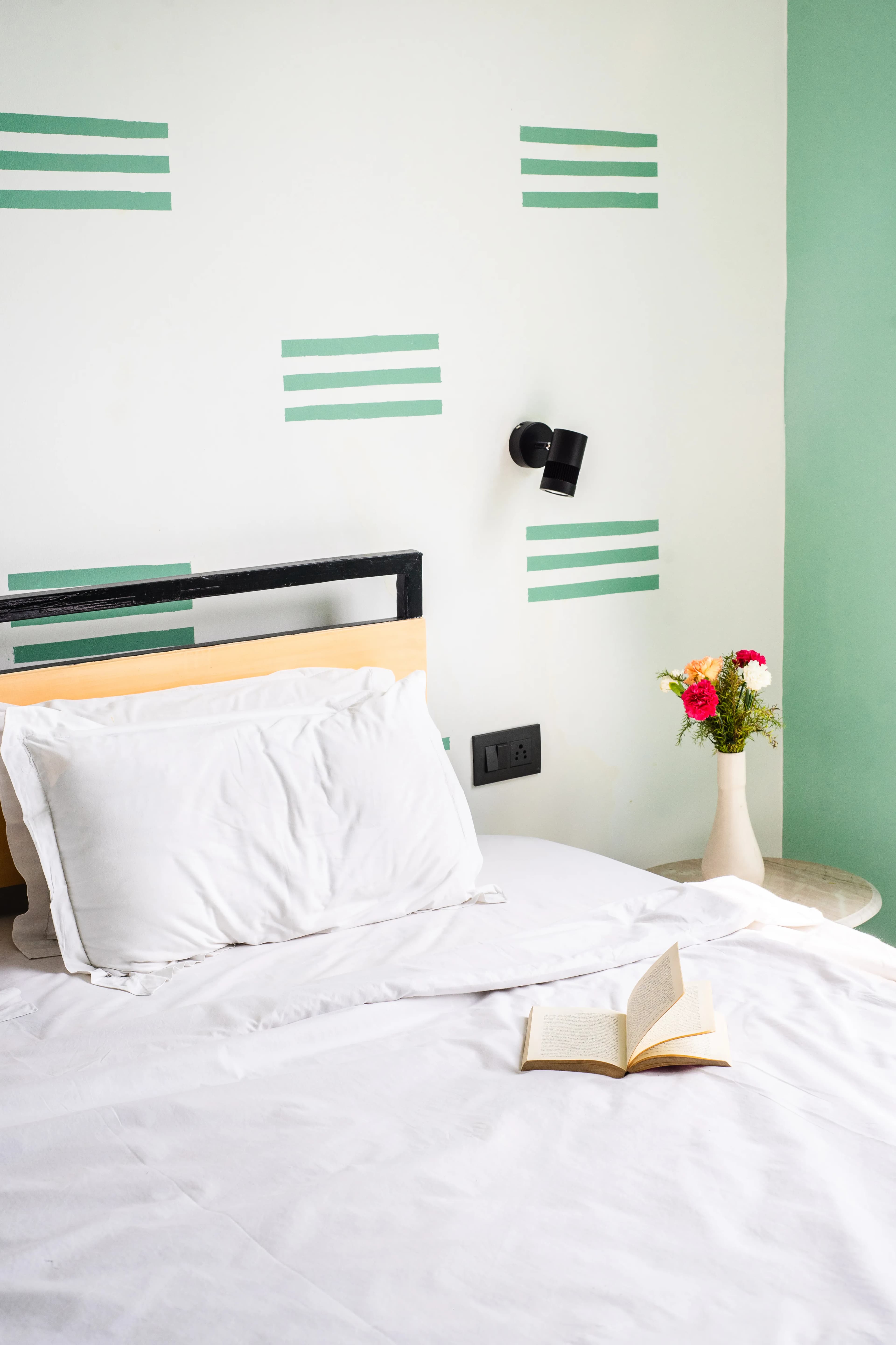click to zoom Poshtel One studio