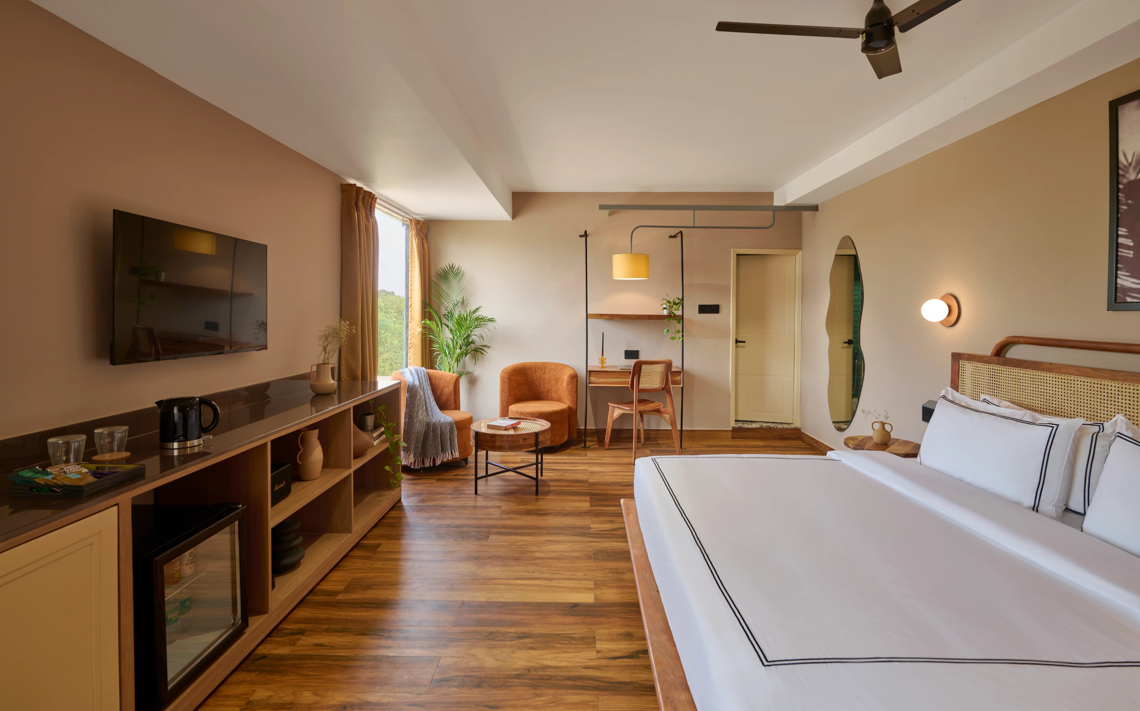 click to zoom Superior King Room