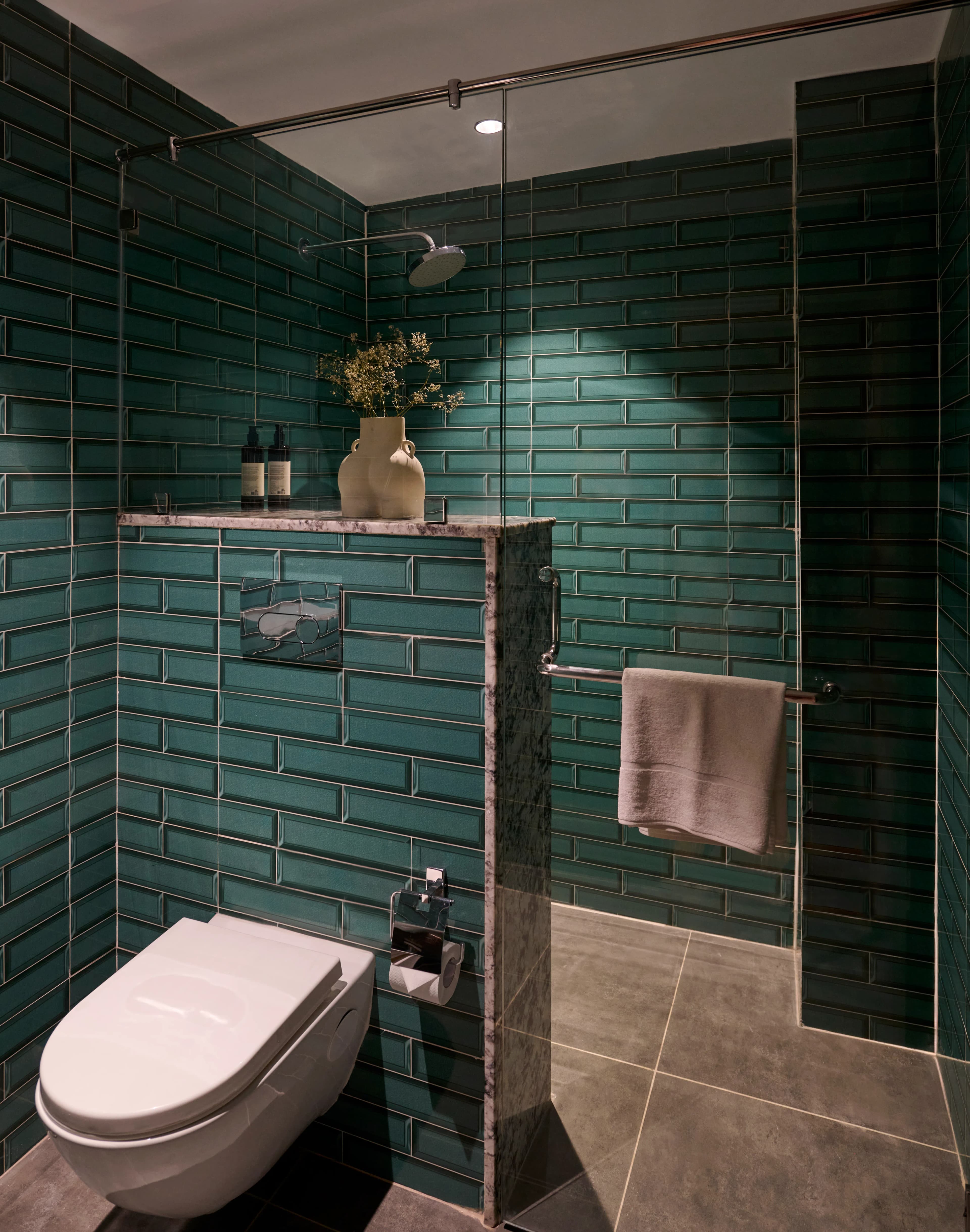 click to zoom Superior King Room