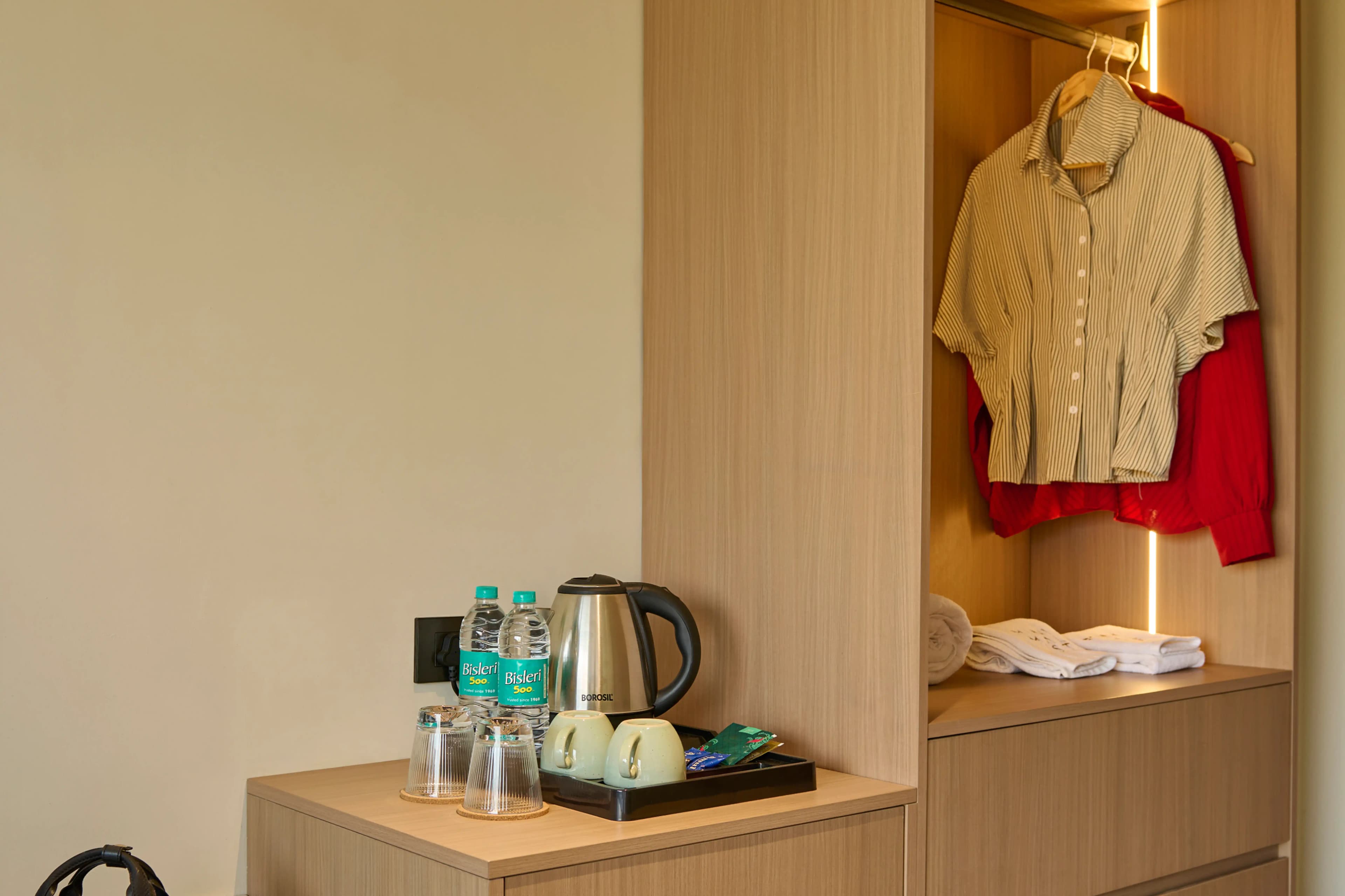 click to zoom Superior king room