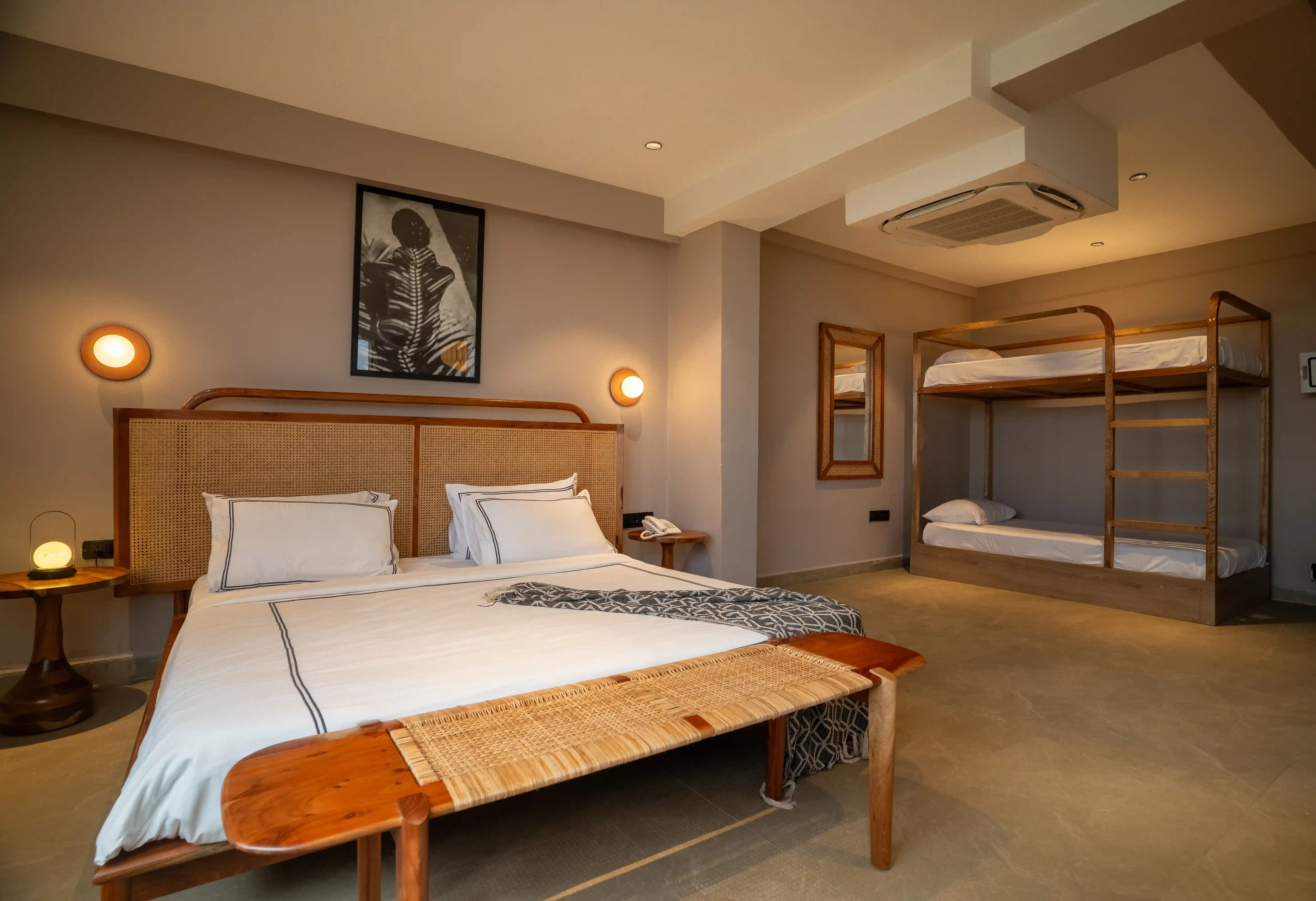 click to zoom Family Suite