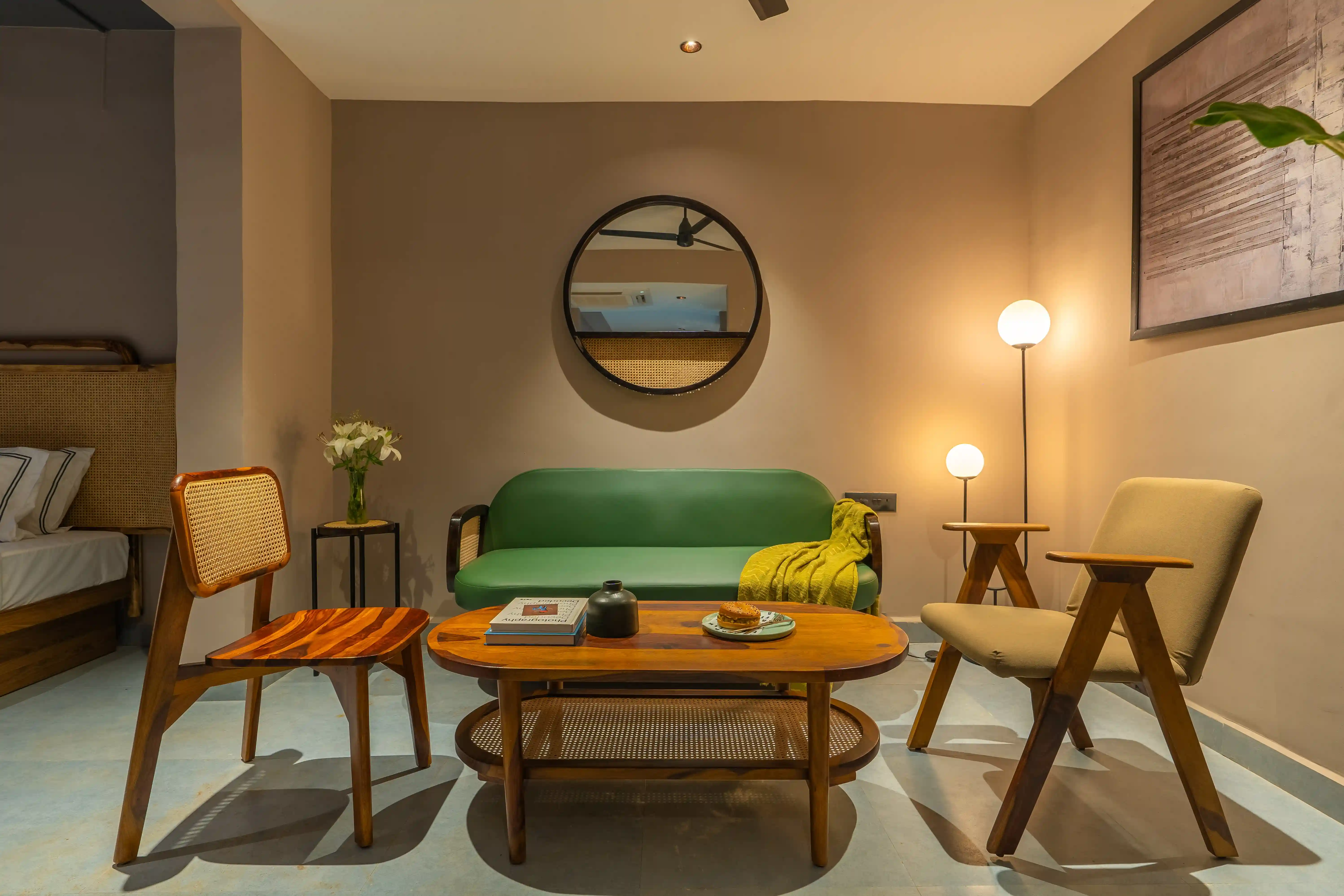 click to zoom Studio