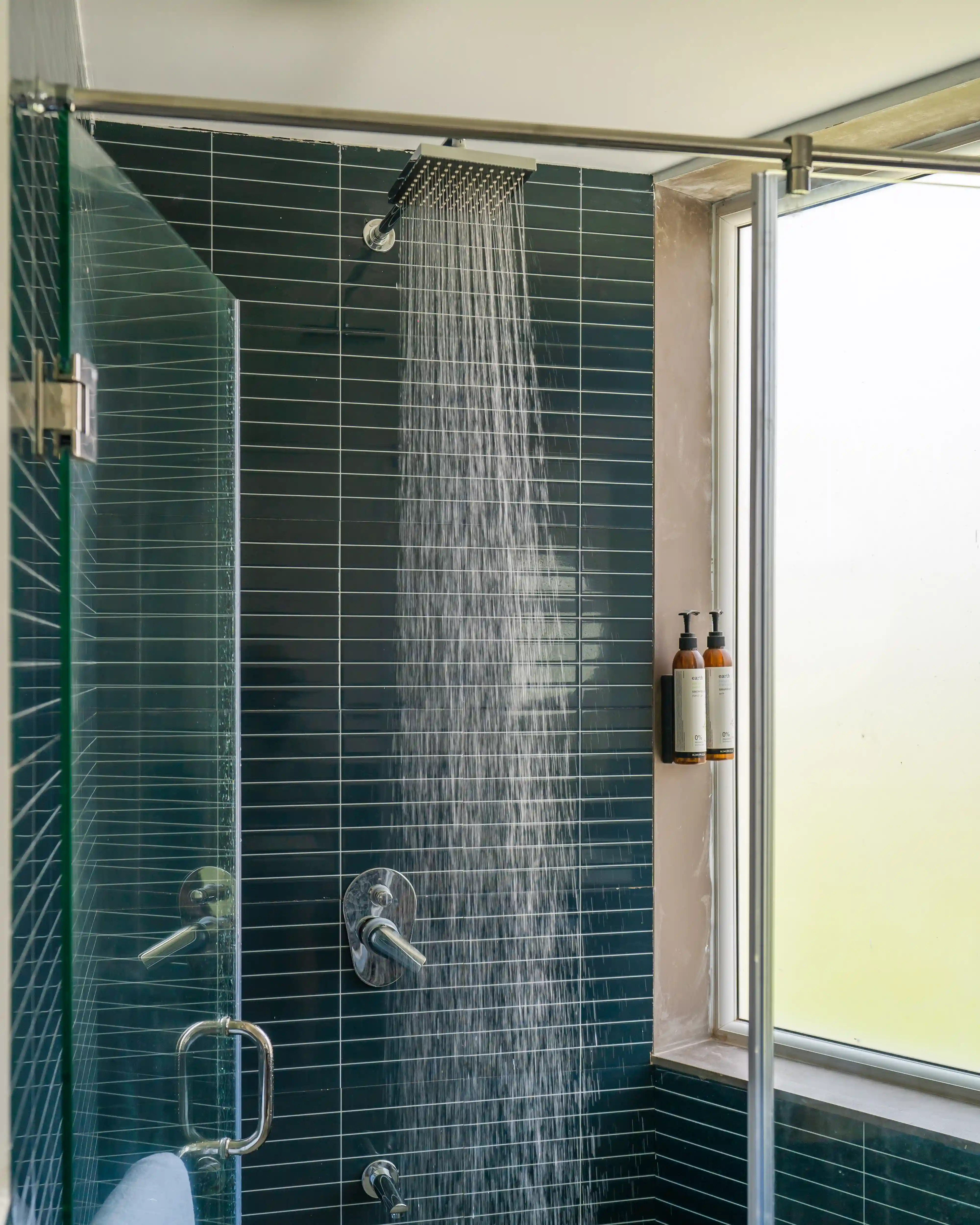 click to zoom Studio