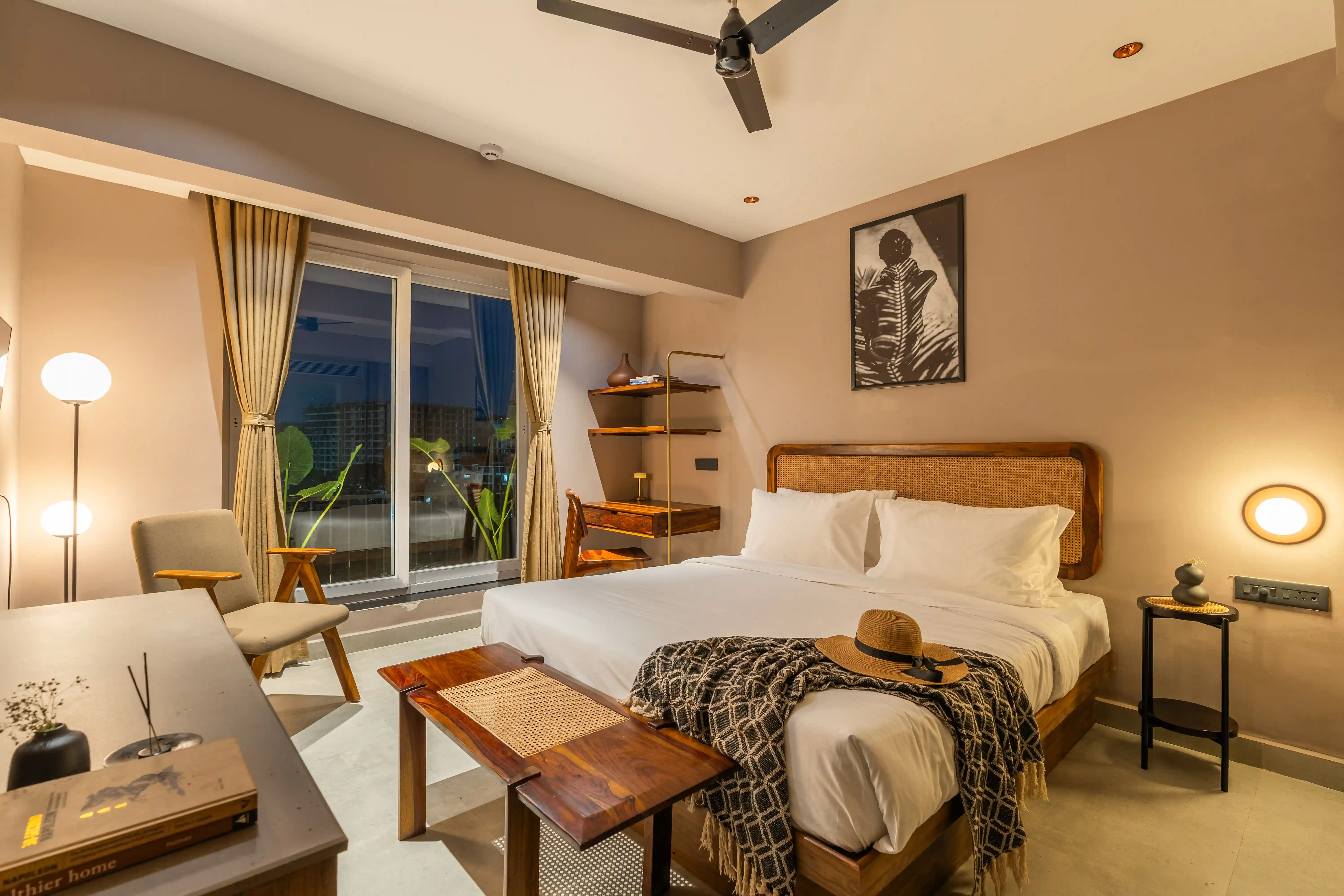 click to zoom Superior King Room