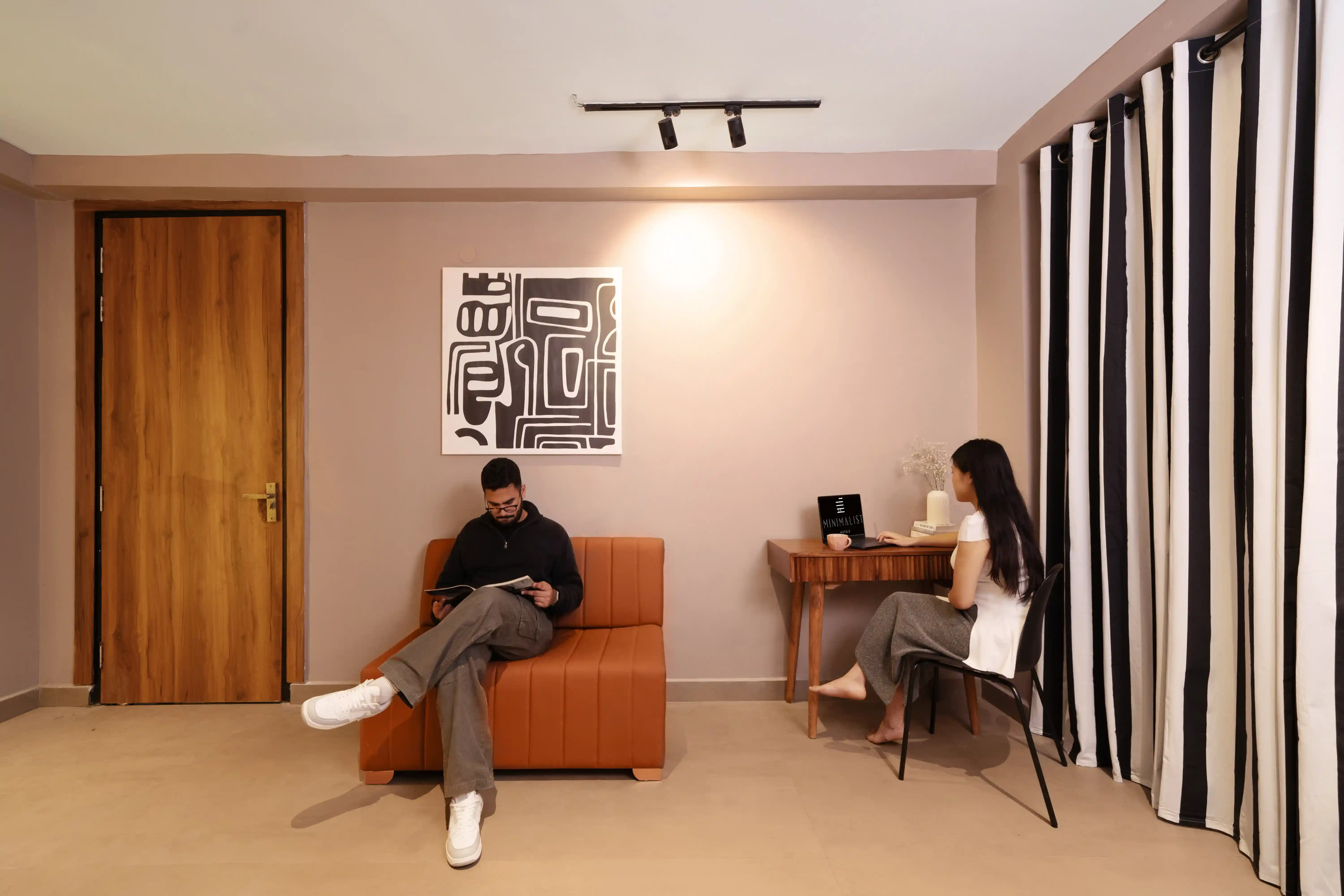 click to zoom King Room