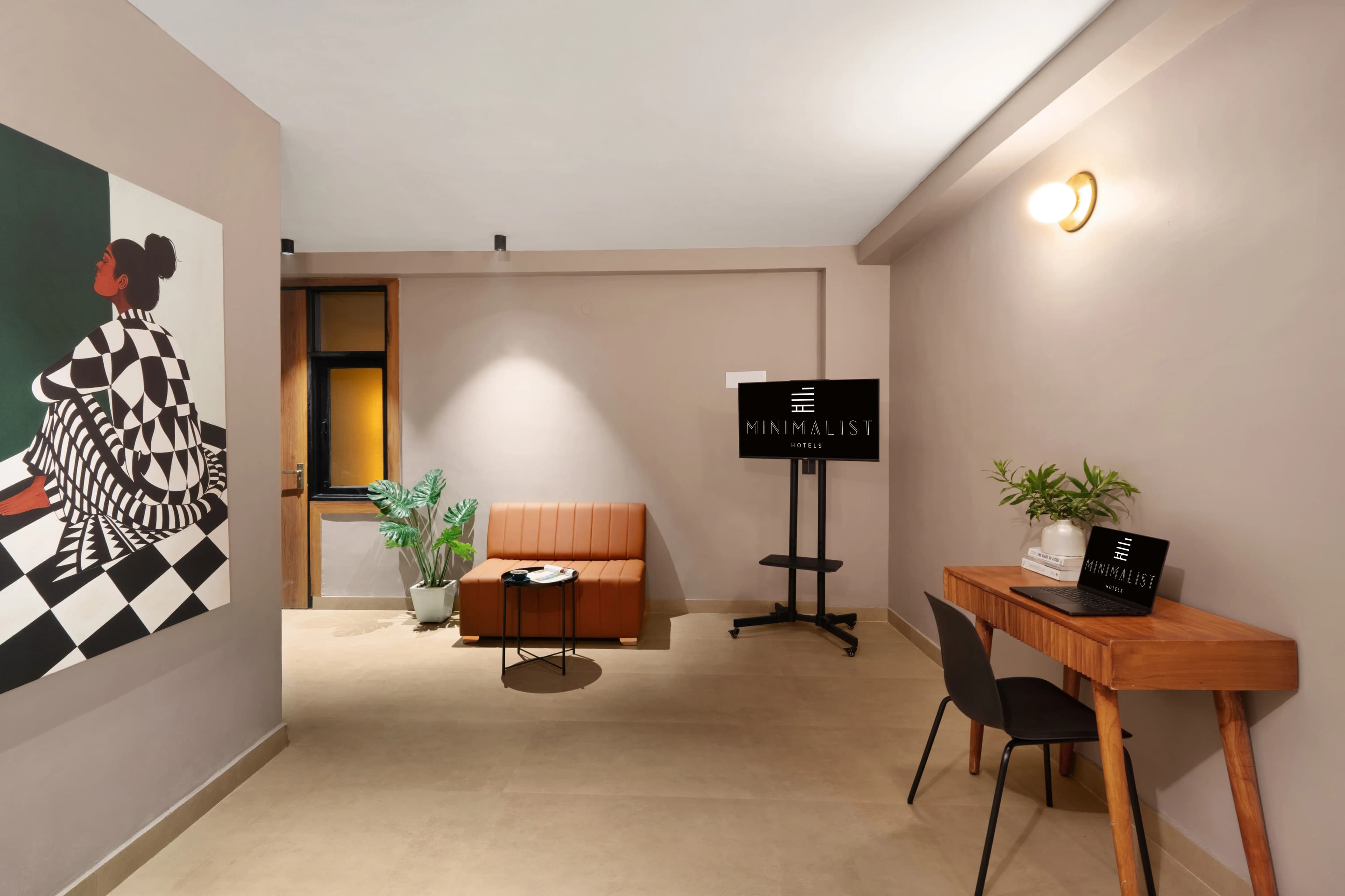 click to zoom SUPERIOR KING ROOM