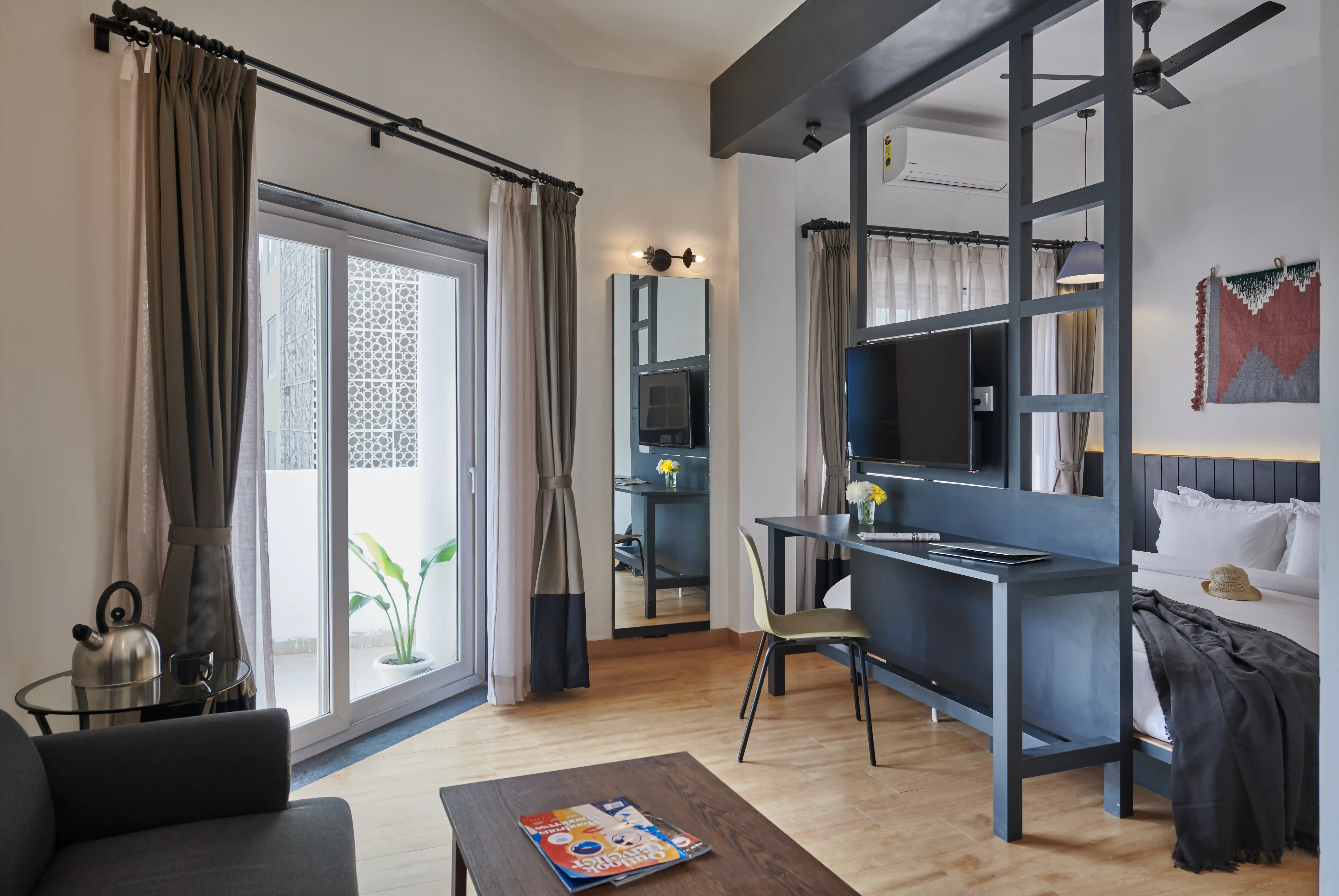 click to zoom Corner Suite with Balcony