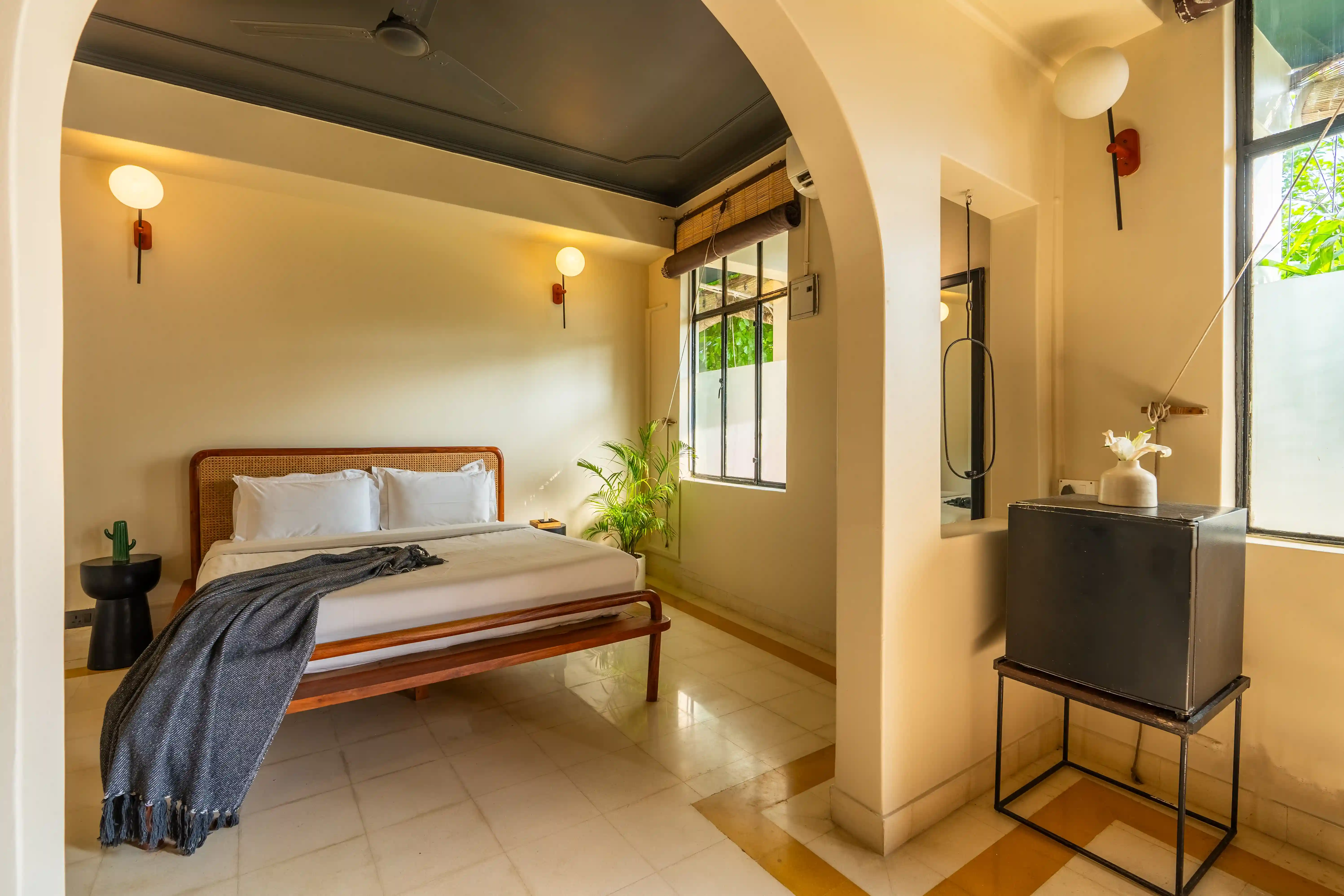 click to zoom King Room