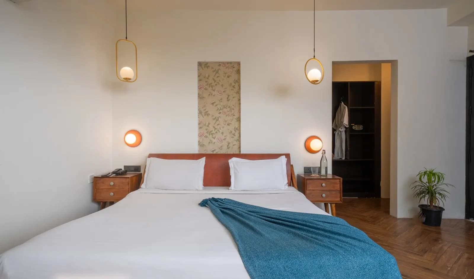 click to zoom Wabi Sabi Apartment