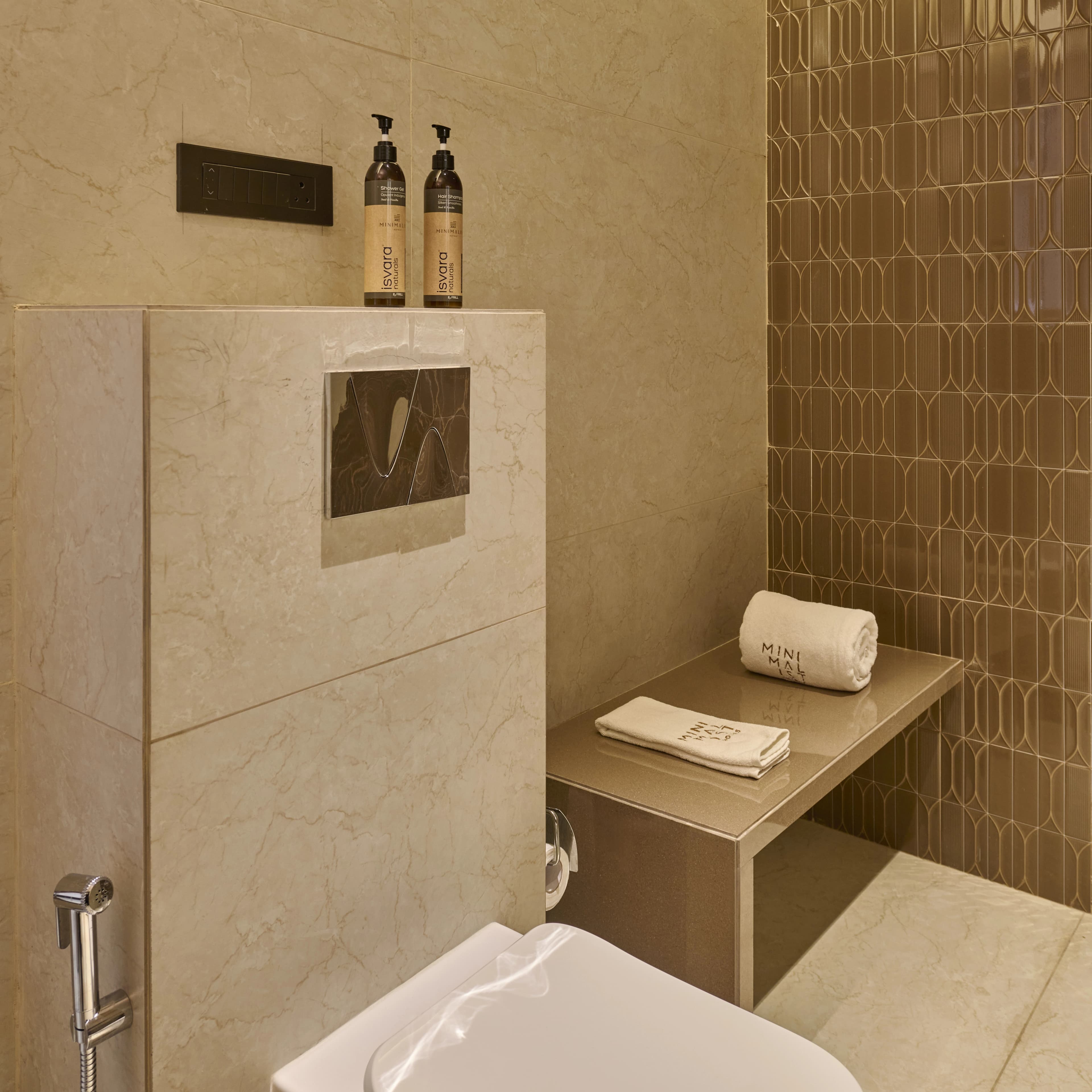 click to zoom Superior Studio