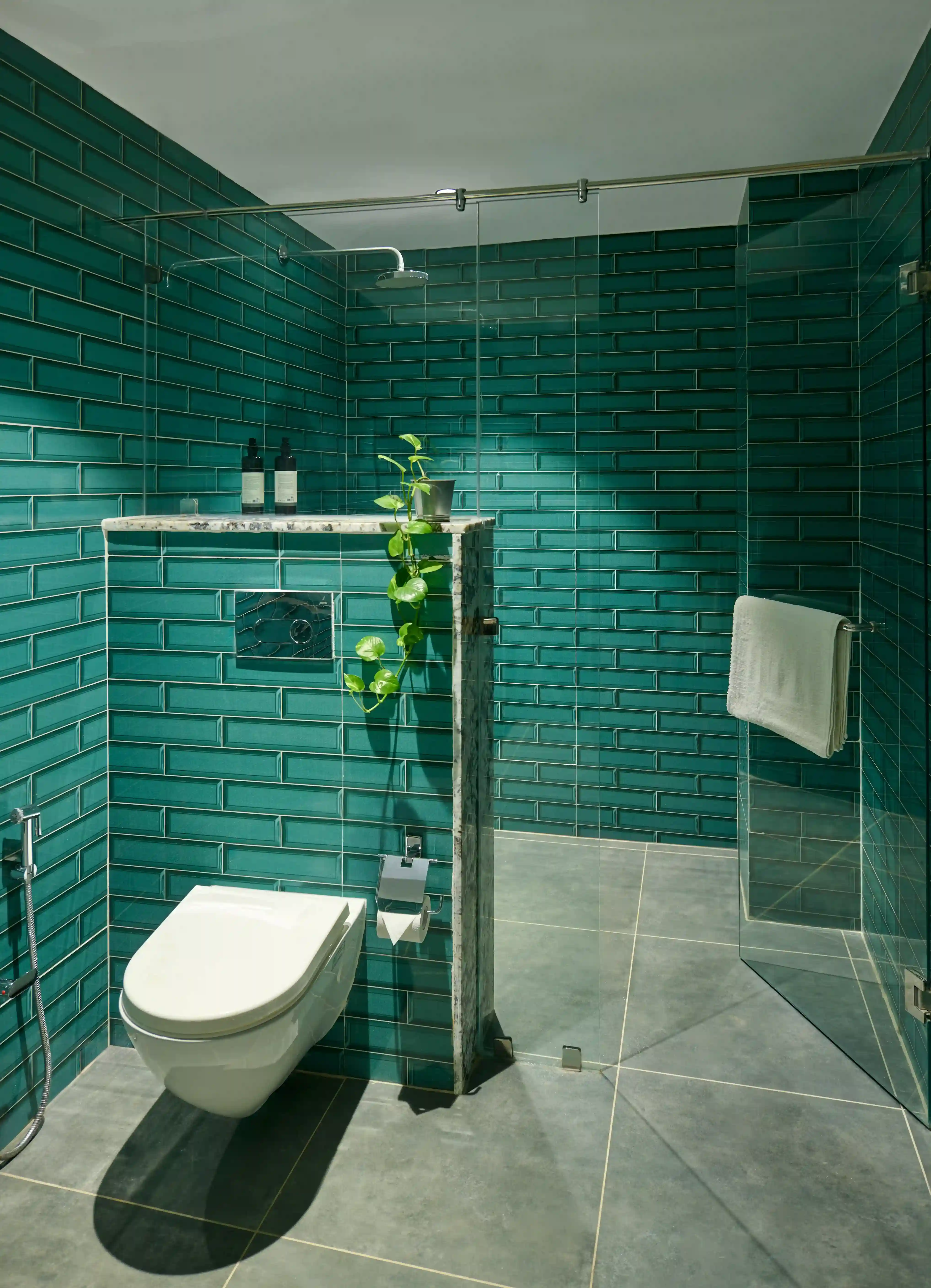 click to zoom Studio