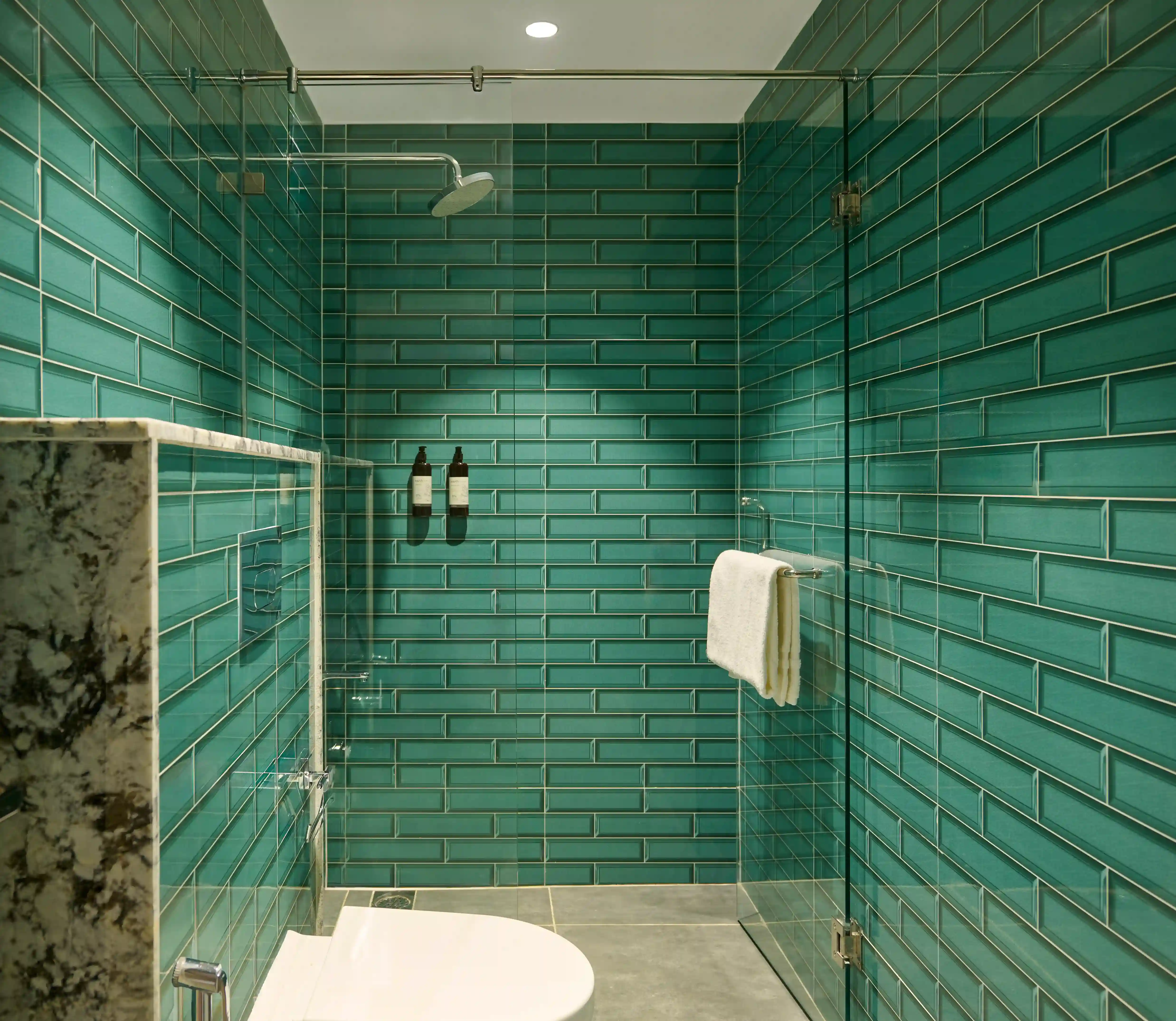 click to zoom Studio