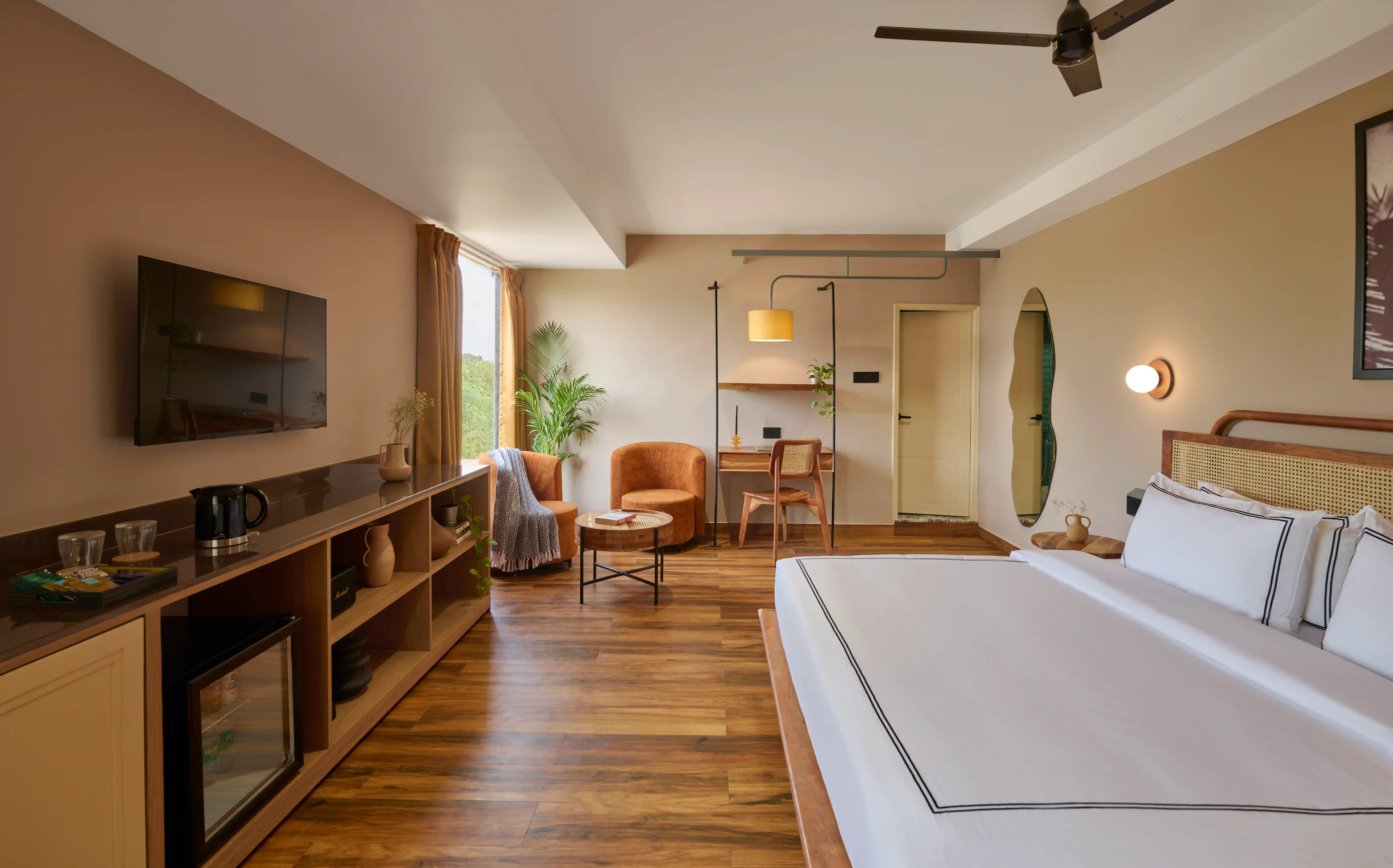 click to zoom Superior King Room